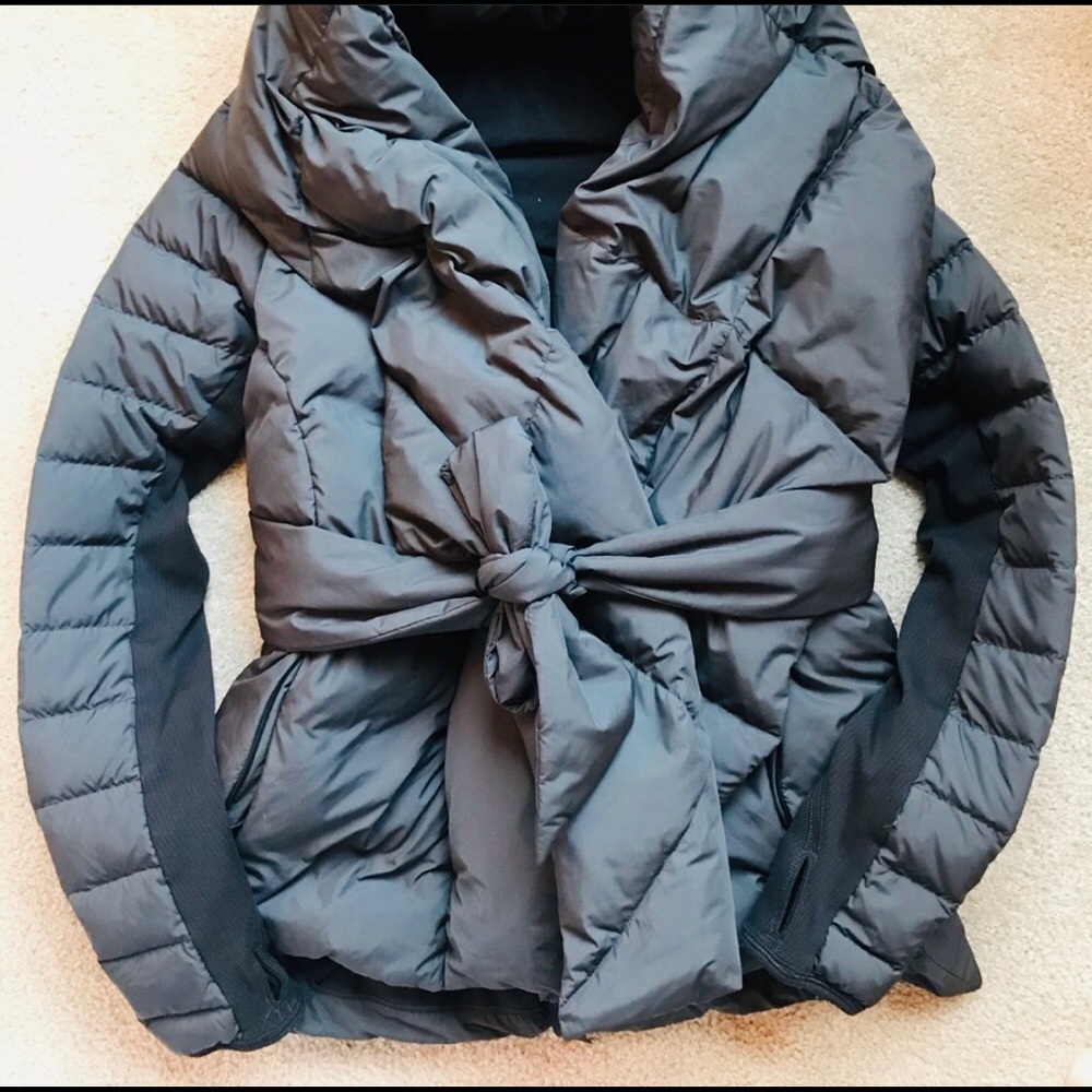 Gray Enfold wrap Lululemon athletica. Puffer